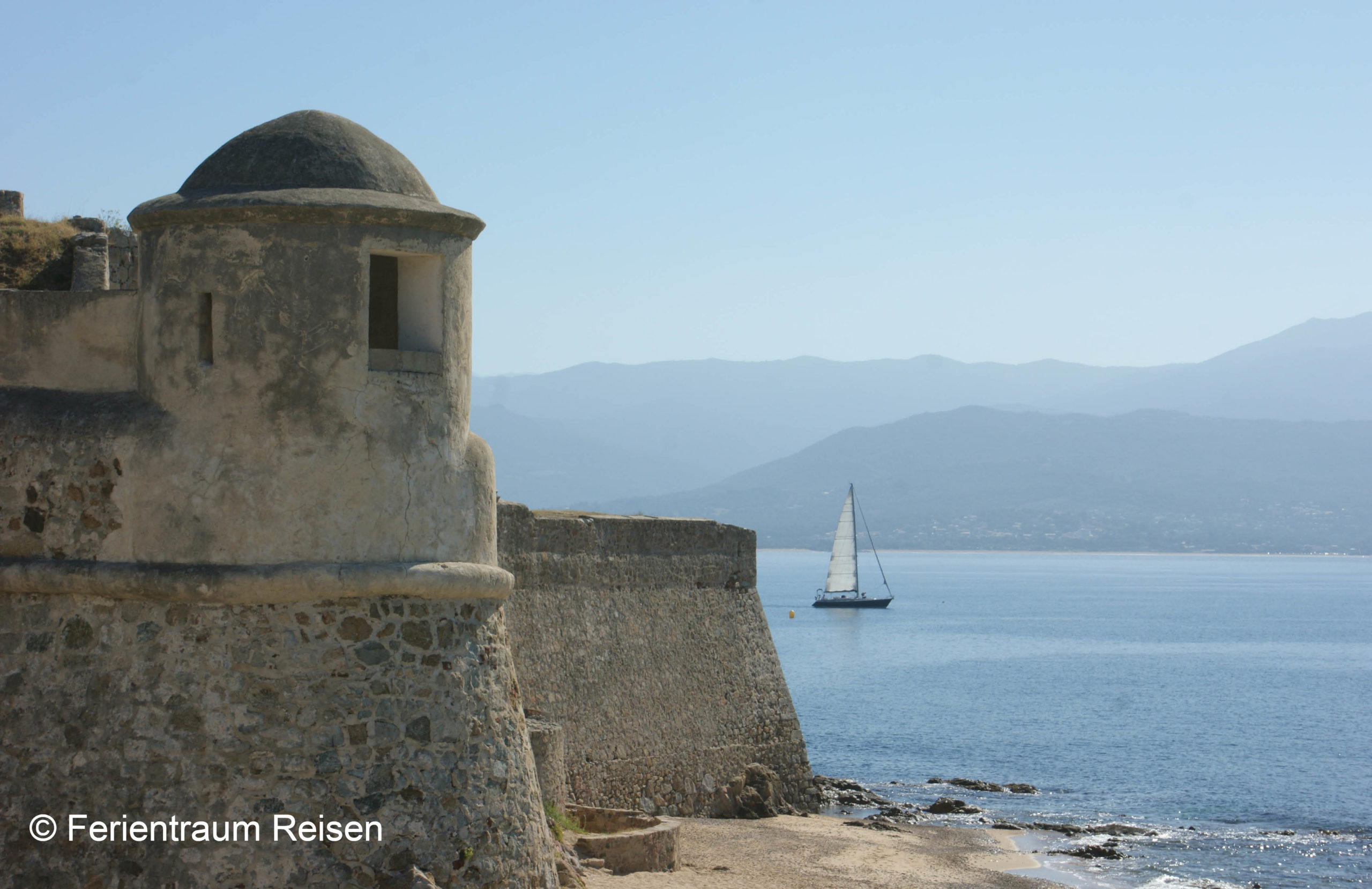 Ferientraum Reisen Stadtmauer von Ajaccio Korsika